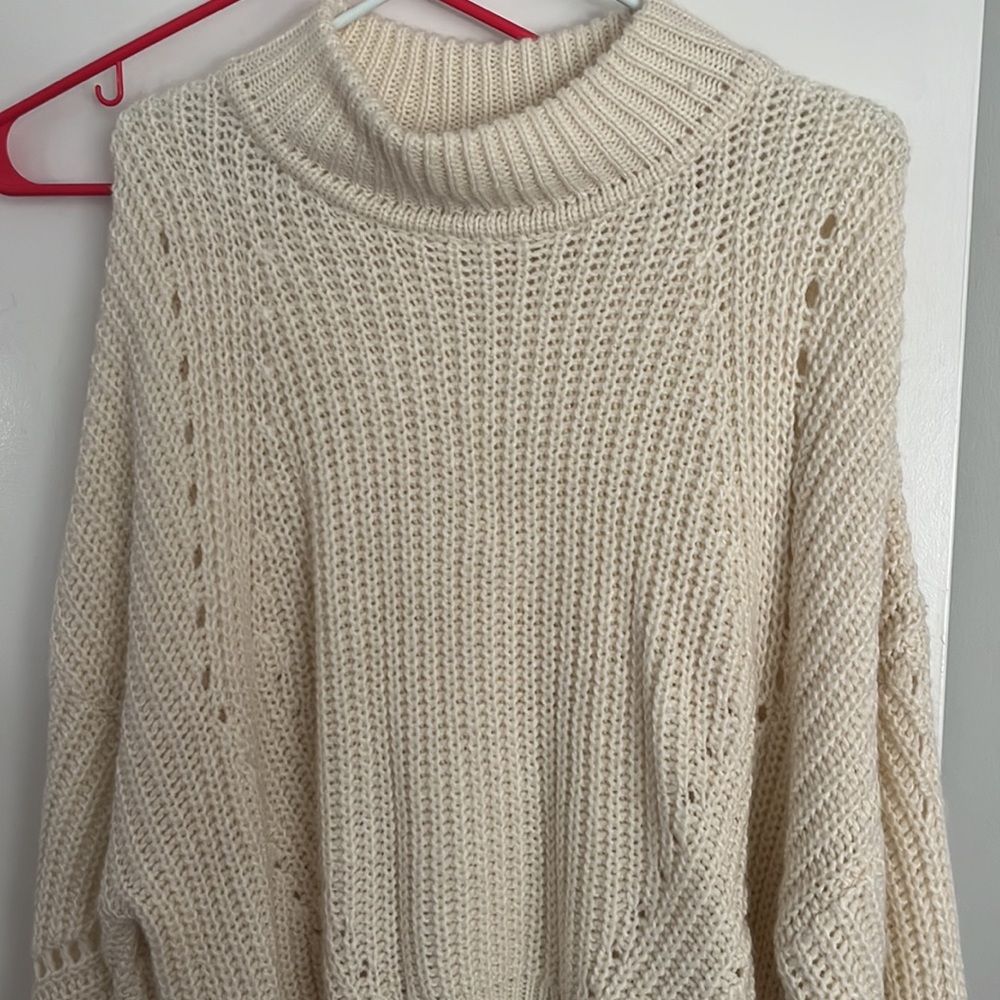 Cream coloured H&M chunky knit sweater - Picture 3 of 3